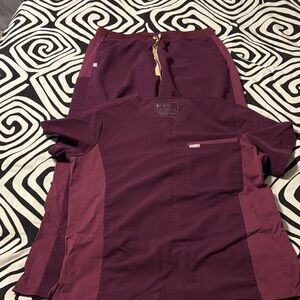 Figs Women's Plum Short Sleeve Top